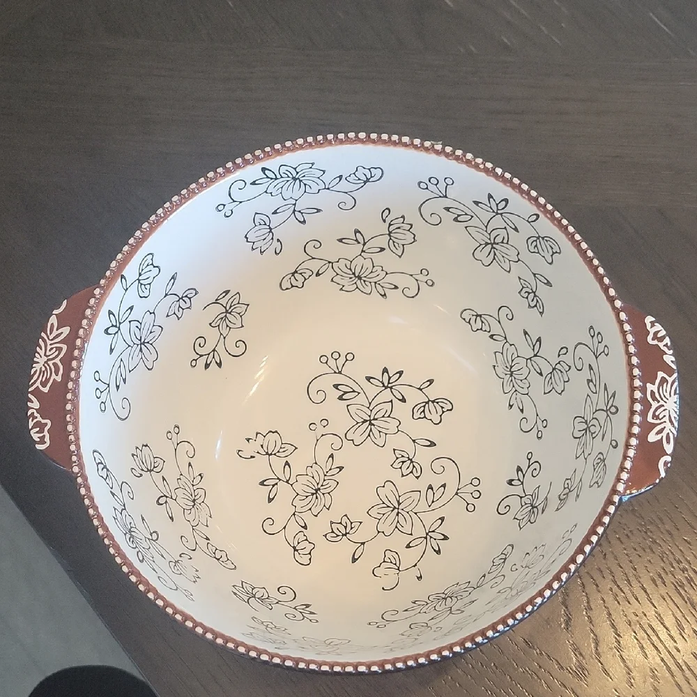 Temp-Tations by Tara | Black and White Floral Lace 1.5 Qt Bowl With Lid